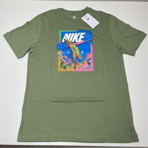 NEW Nike Sportswear Air Chameleon Lizard Graphic Tee (Olive Green) Men's MEDIUM